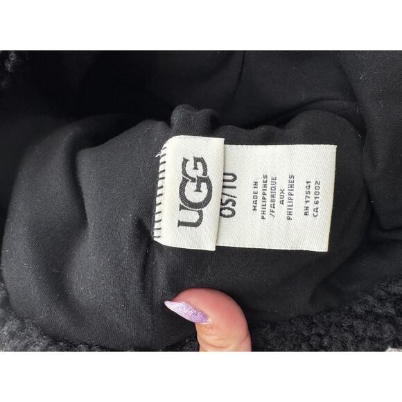 UGG Women\'s Black‎ Sherapa Cuffed Beanie Hat